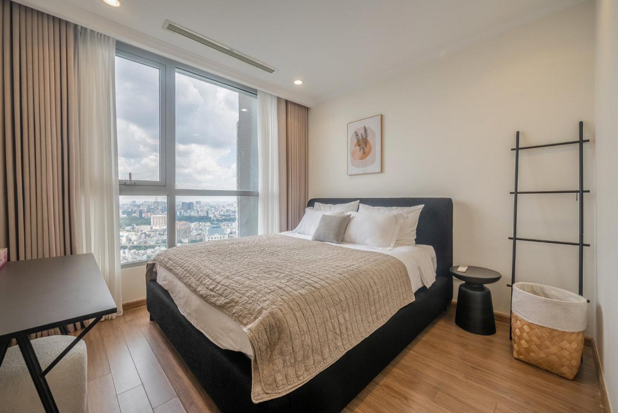 Vinhomes Central Park Luxury For Rent Căn hộ TP. Hồ Chí Minh