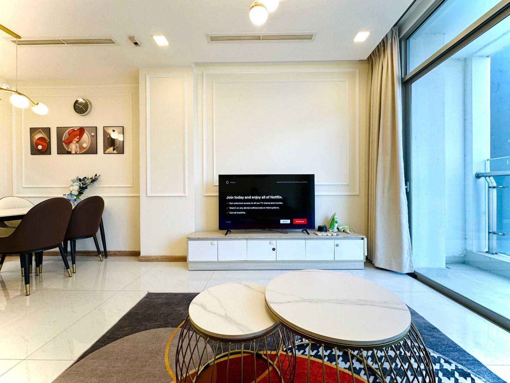 Căn hộ Vinhomes Central Park Luxury For Rent *