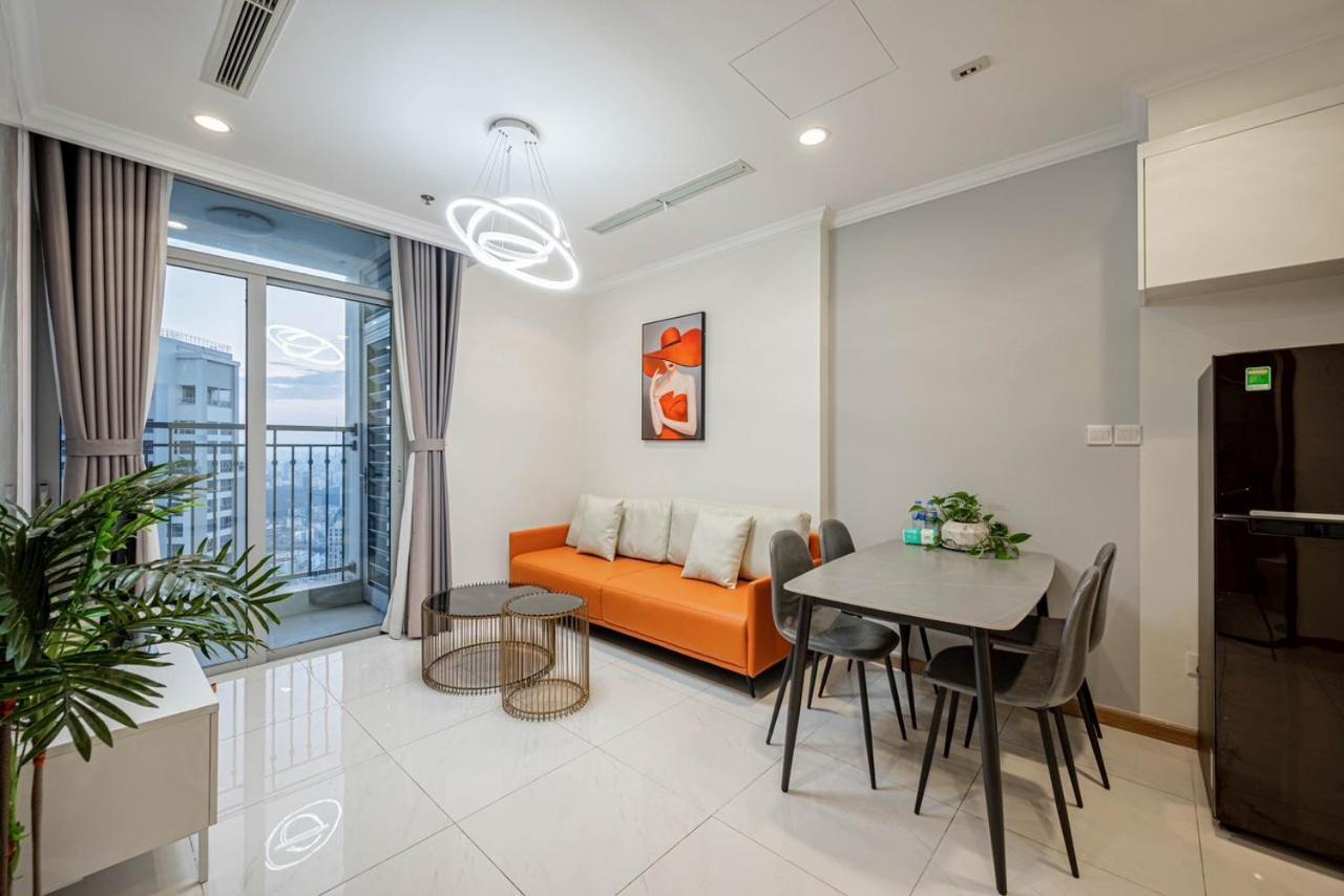 Vinhomes Central Park Luxury For Rent Căn hộ *