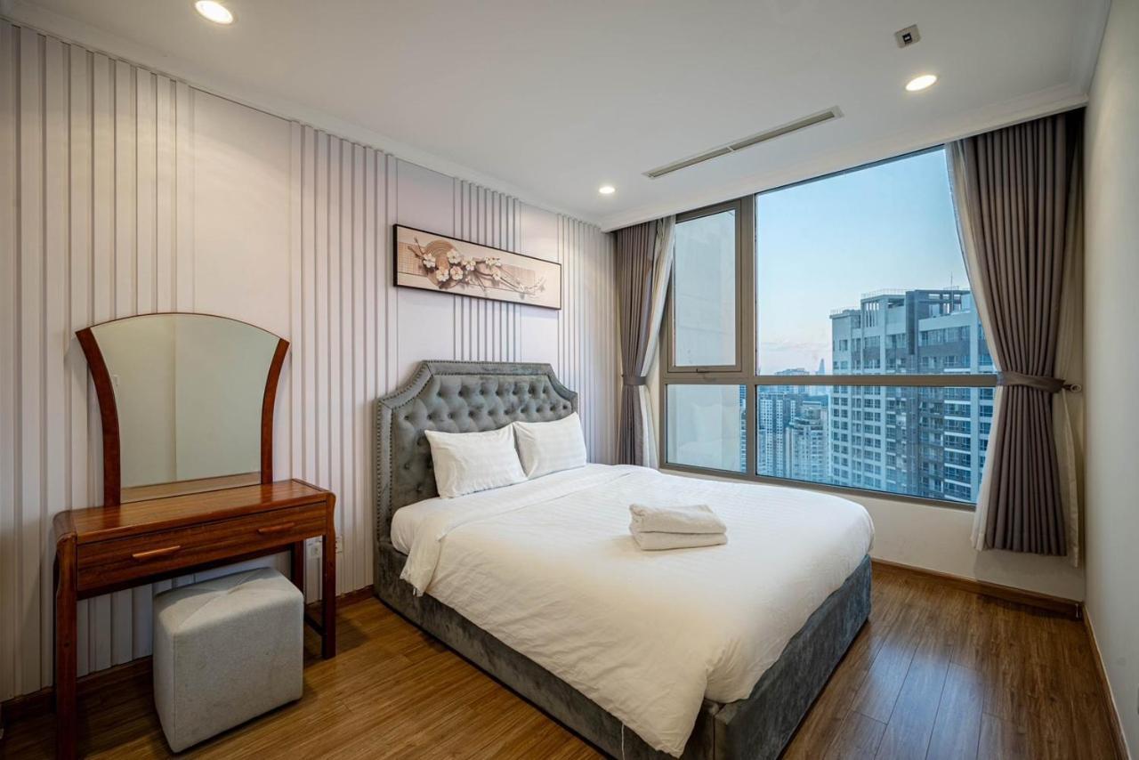 Căn hộ Vinhomes Central Park Luxury For Rent TP. Hồ Chí Minh